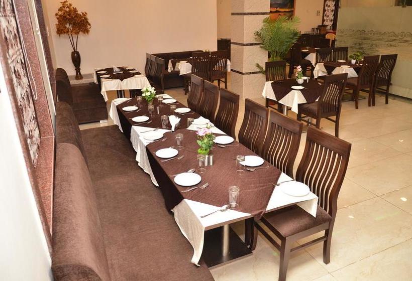 Regal Hotel And Restaurant 1