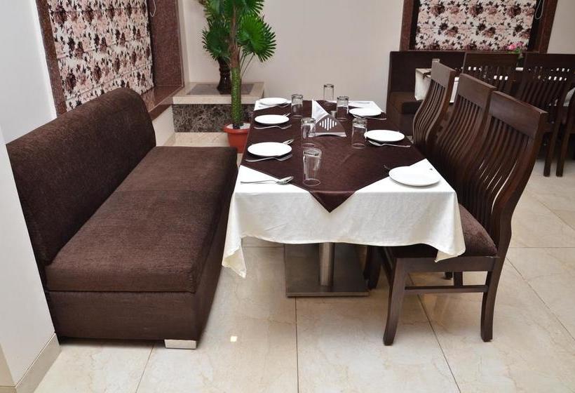 Regal Hotel And Restaurant 11