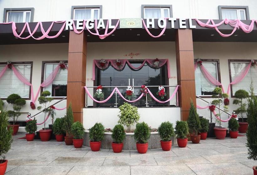 Regal Hotel And Restaurant 12