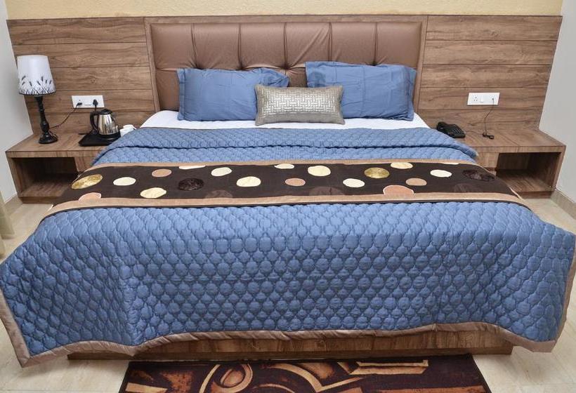 Regal Hotel And Restaurant 13