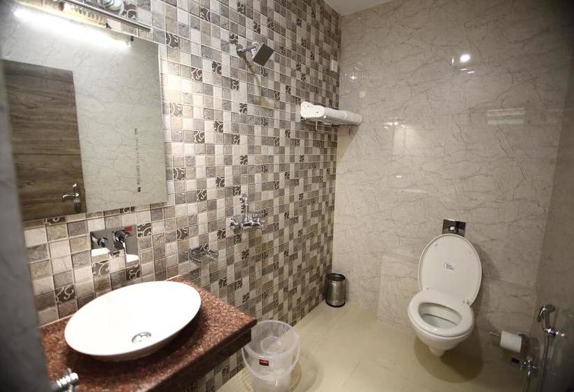 Regal Hotel And Restaurant 17