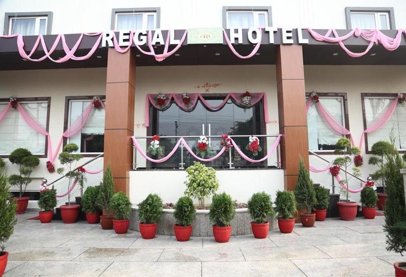 Regal Hotel And Restaurant 18