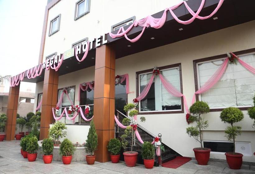 Regal Hotel And Restaurant 19