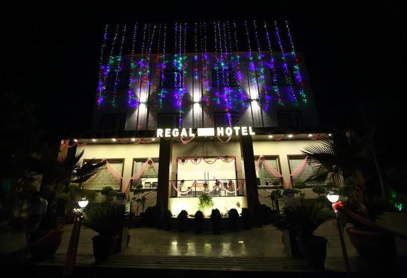 Regal Hotel And Restaurant 20