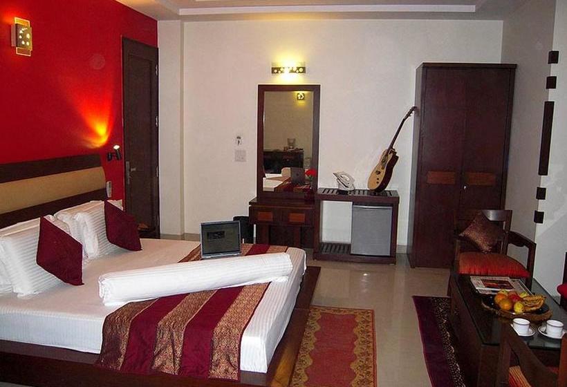 Hotel Maxfort Greenwood City 13