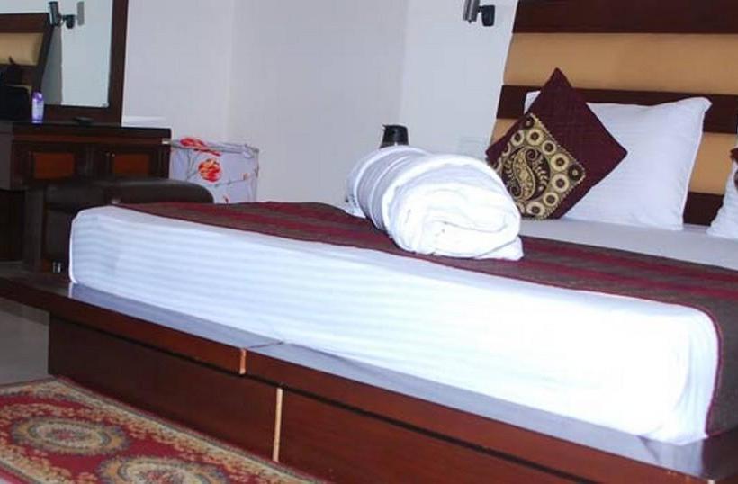 Hotel Maxfort Greenwood City 19