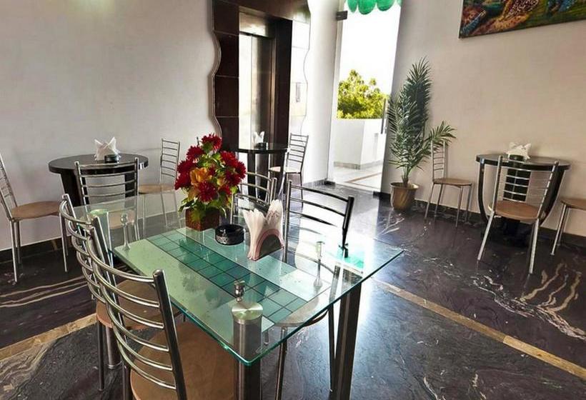 Hotel Maxfort Greenwood City 2