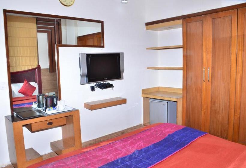 Hotel Ddr Residency 2