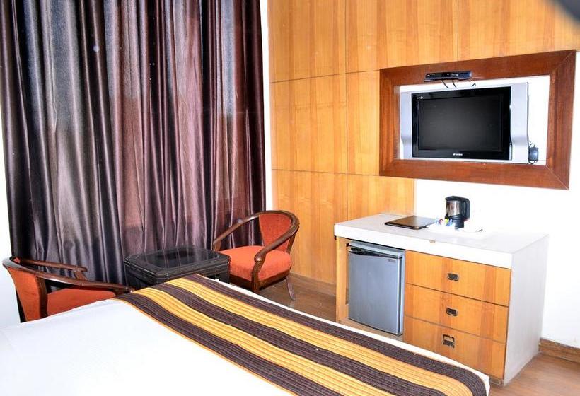 Hotel Ddr Residency 5