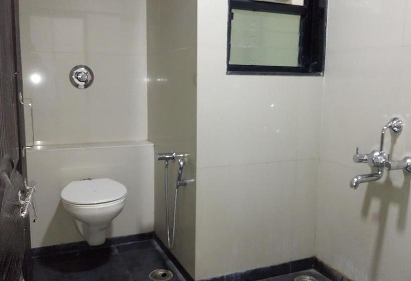 Hotel Siddhivinayak Inn 9