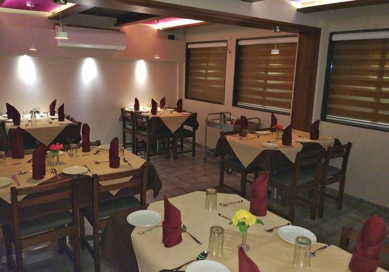 Hotel Darshan Vishwas 13