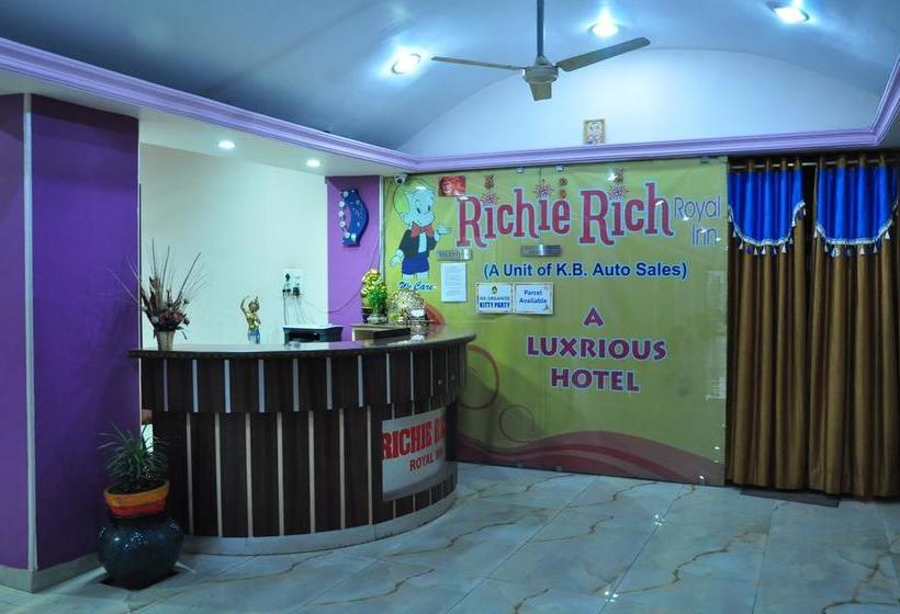 Hotel Richie Rich Royal Inn 16