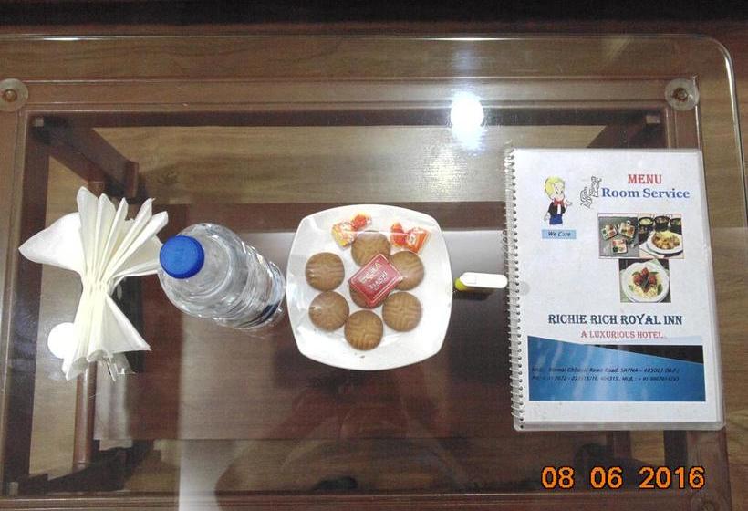 Hotel Richie Rich Royal Inn 2