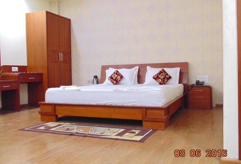 Hotel Richie Rich Royal Inn 6