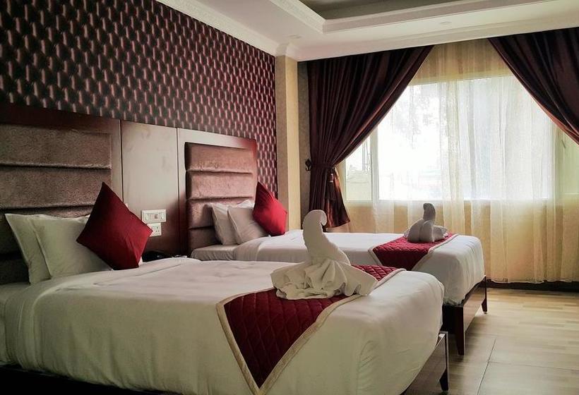 Hotel Hyders Park The Business 20