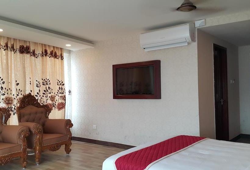 Hotel Hyders Park The Business 4