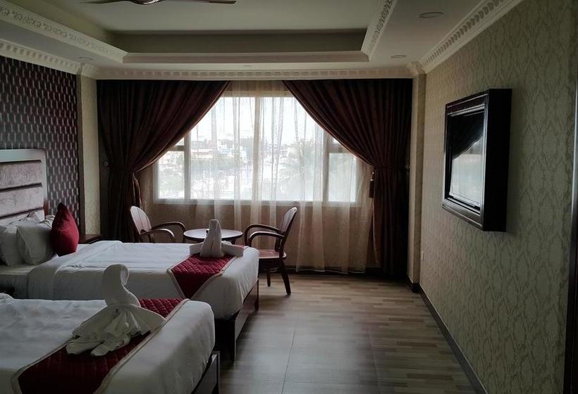 Hotel Hyders Park The Business 7