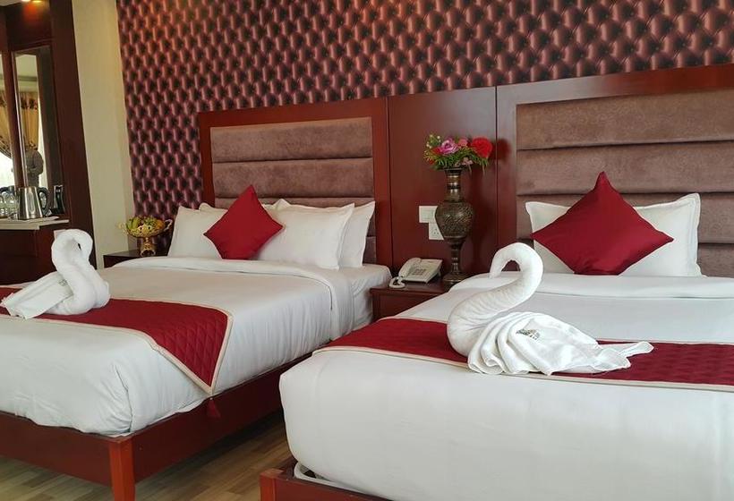 Hotel Hyders Park The Business 8