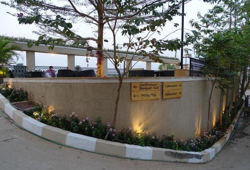 Resort Misty Meadows 5