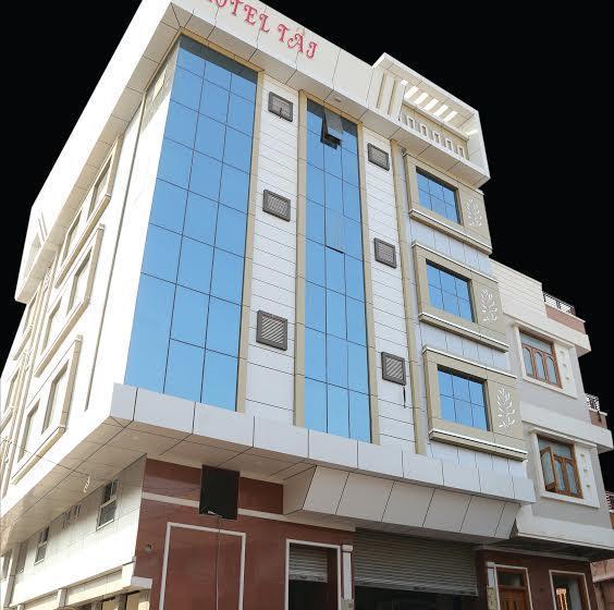 Hotel Taj & Restaurant 12