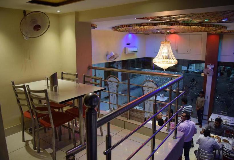 Hotel Taj & Restaurant 3