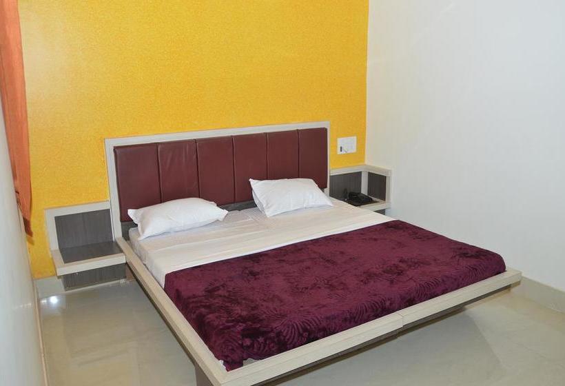 Hotel Taj & Restaurant 7