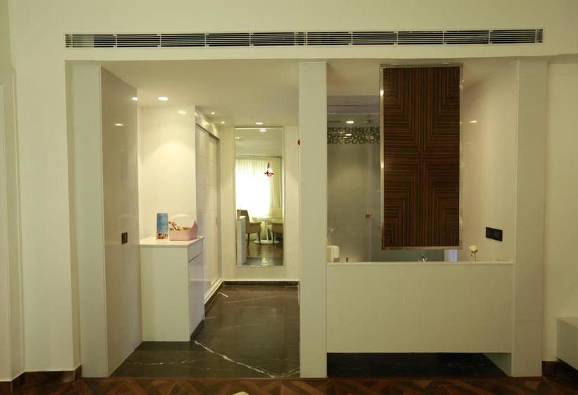 Hotel Pal Heights Mantra 2