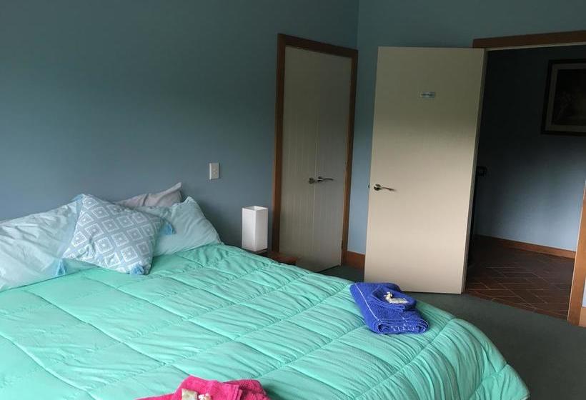 Bed and Breakfast Lucky Duck Country Lodge 1