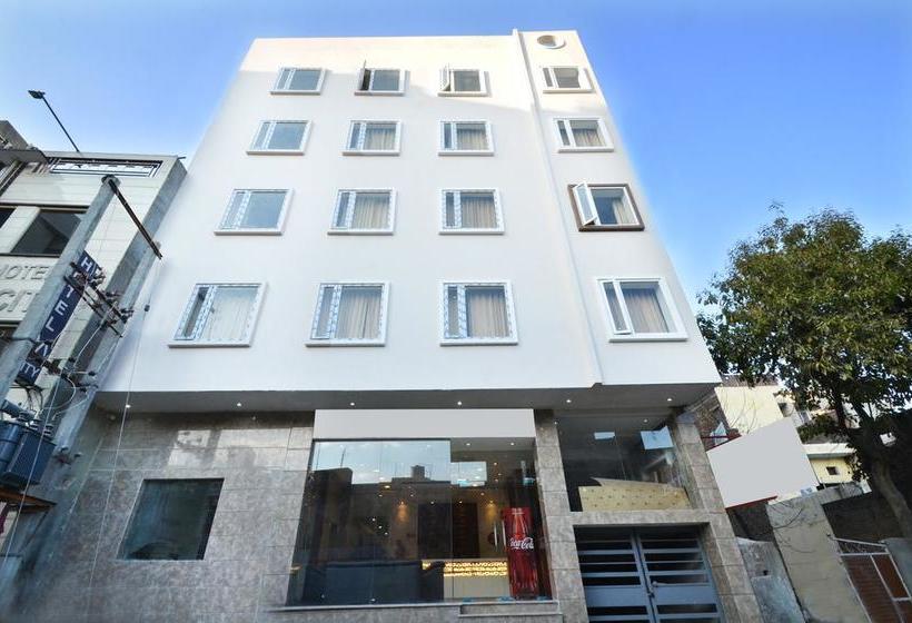 Hotel Oyo Premium 107 Amritsar Railway Station