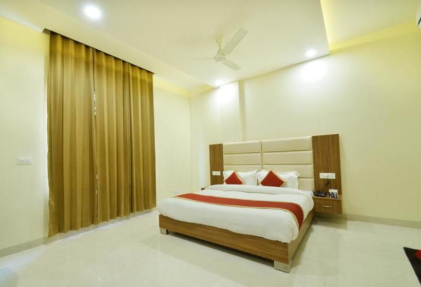 Hotel Oyo Premium 107 Amritsar Railway Station 11