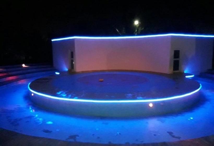 Hotel The Club Krishna Sea Sight 10