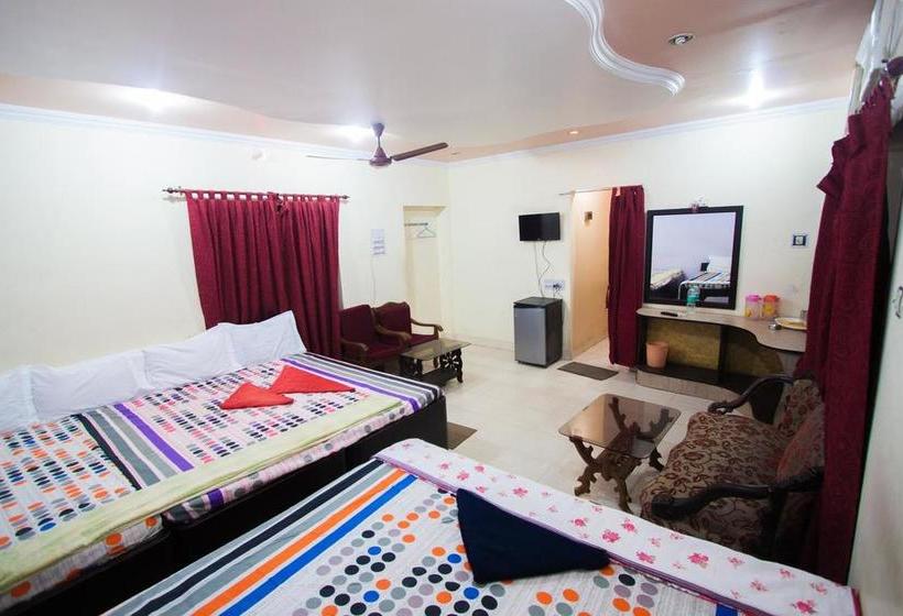 Hotel Santiniketan 12