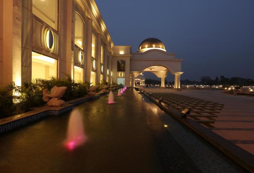 Hotel Ramada Lucknow 1