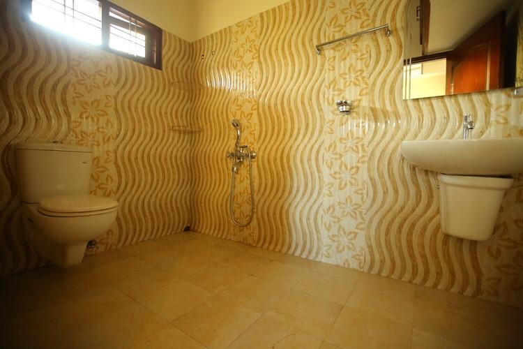 Bed and Breakfast Edappally Home 16