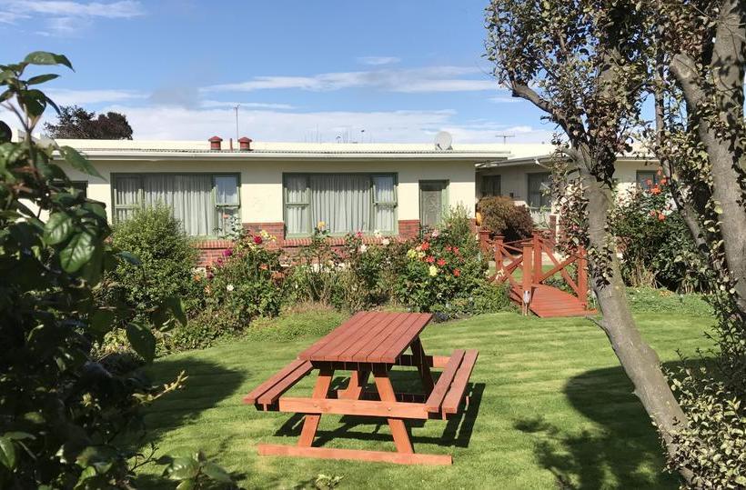 469 On Thames Motels And Cafe South Island