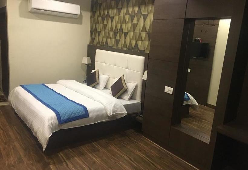 Hotel Arya Sheraton 4