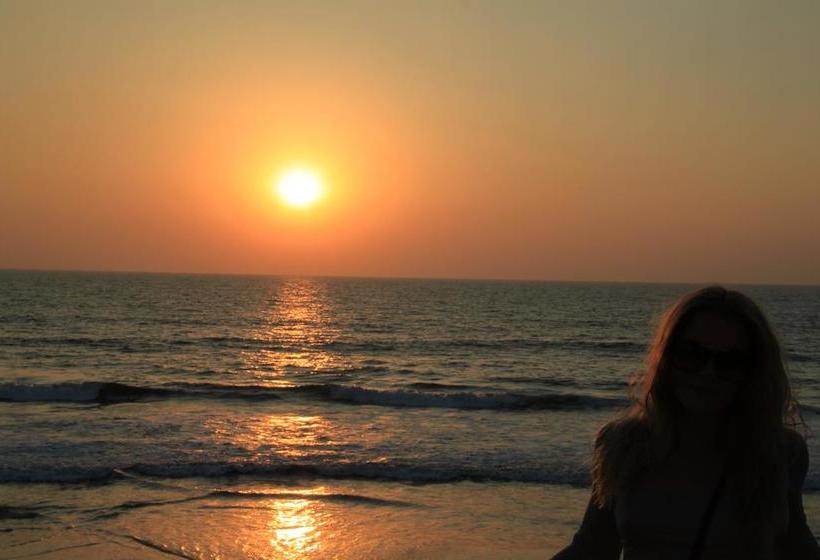 Maison Ocean Beach Resort Goa 11