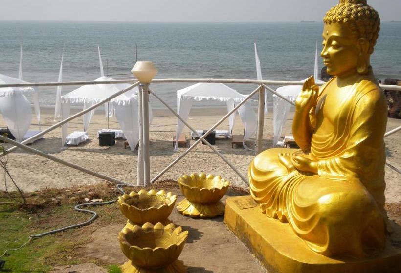 Maison Ocean Beach Resort Goa 14