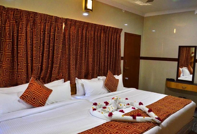 Hotel Gvs Residency 7