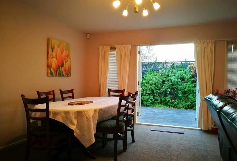 Bed and Breakfast 3 Rooms At Jellie Park 1