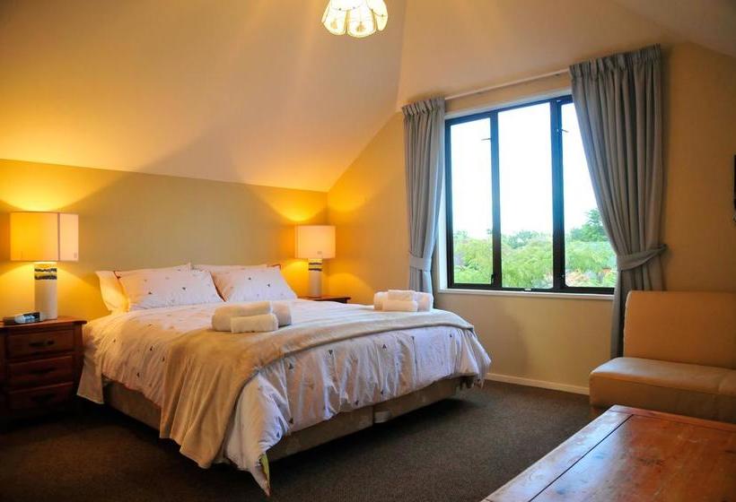 Bed and Breakfast 3 Rooms At Jellie Park 5