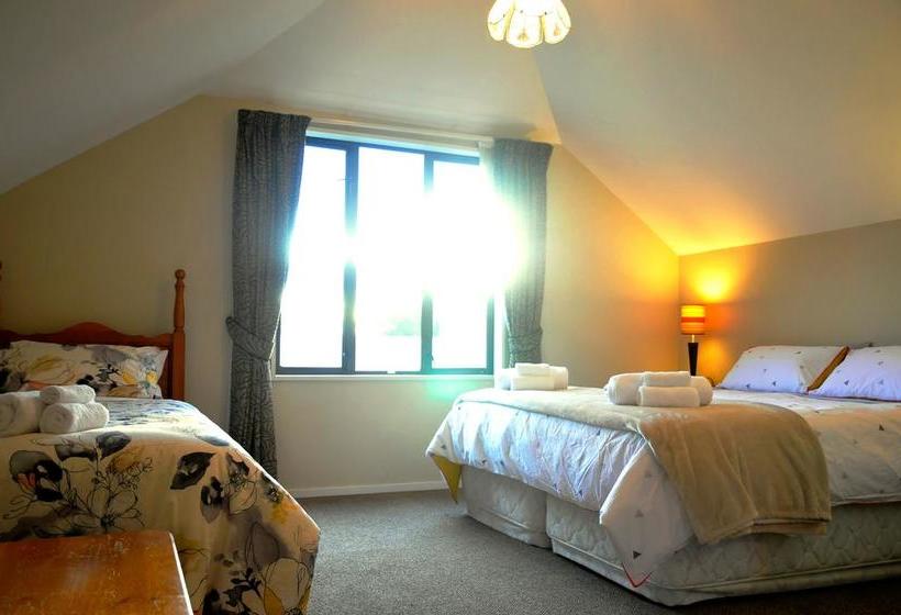 Bed and Breakfast 3 Rooms At Jellie Park 6