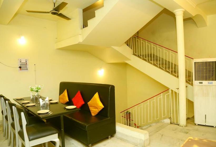 Hotel Holidei Inn 12