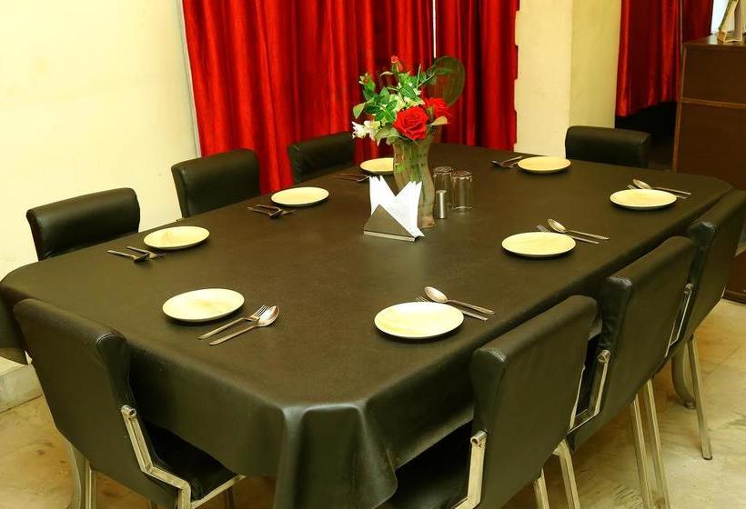 Hotel Holidei Inn 13