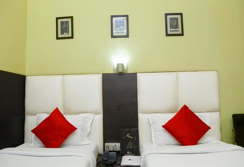 Hotel Holidei Inn 18