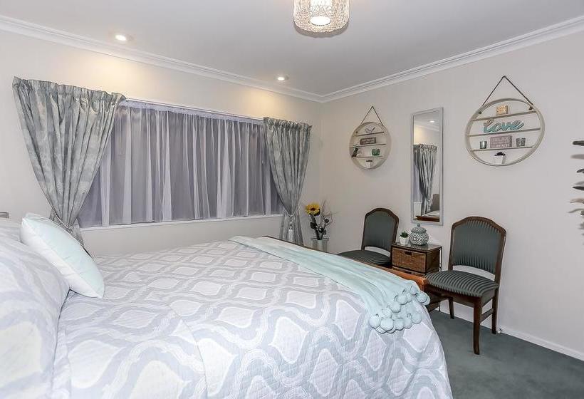 Bed and Breakfast Harbour Heights 2