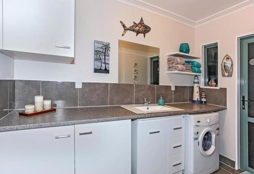 Bed and Breakfast Harbour Heights 5