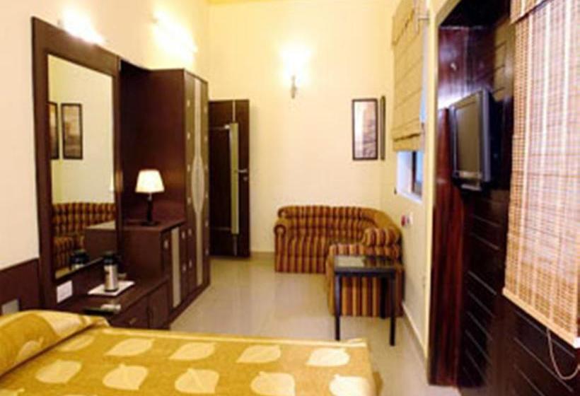 Hotel Cresent Villa 16