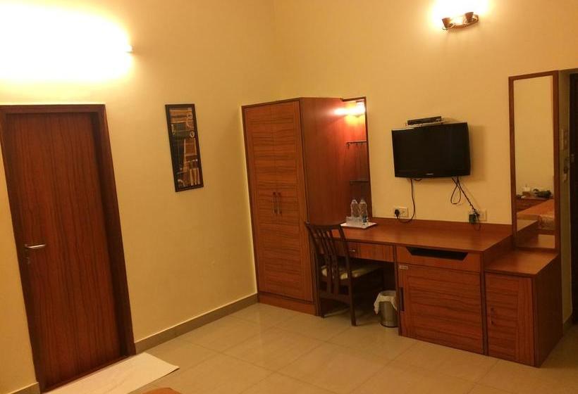 Hotel Cresent Villa 4