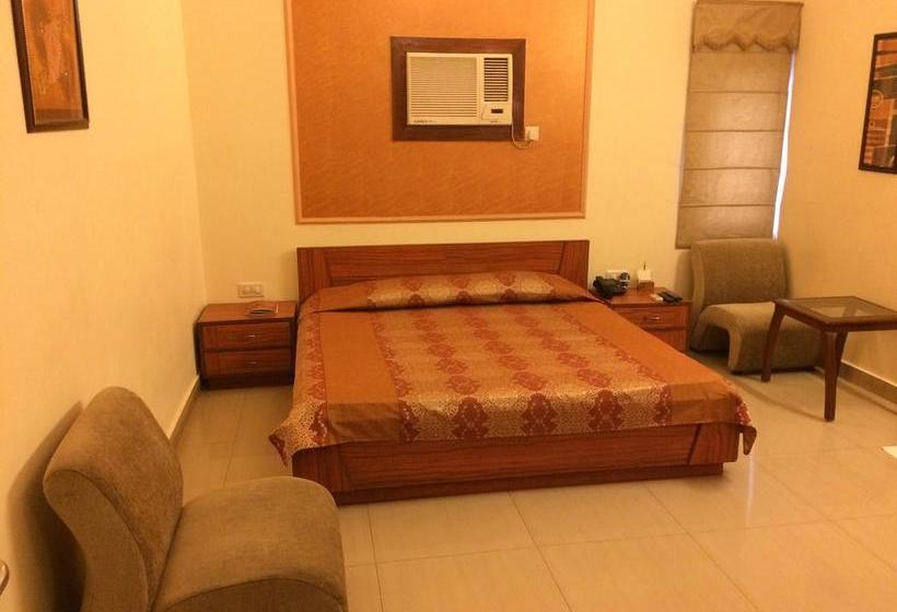 Hotel Cresent Villa 5